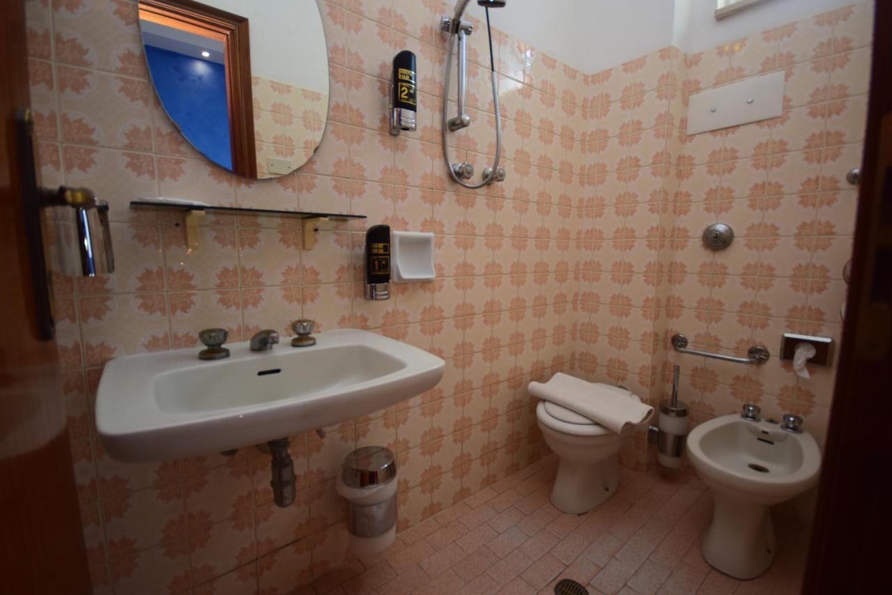Double or Twin Room,1010926420:JPEG